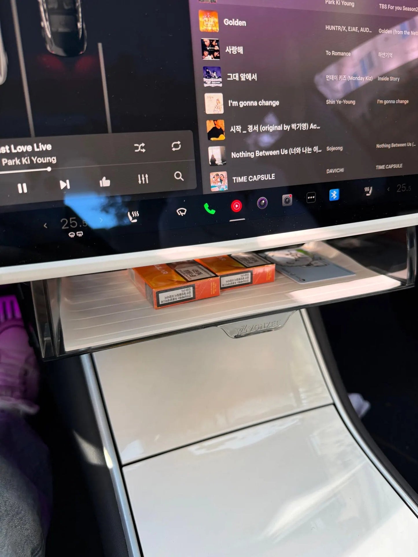 Tesla Centre Console Screen Storage Box & Tissue Holder — Model 3 Highland, Model Y Juniper & Model Y L - Tes Accessories